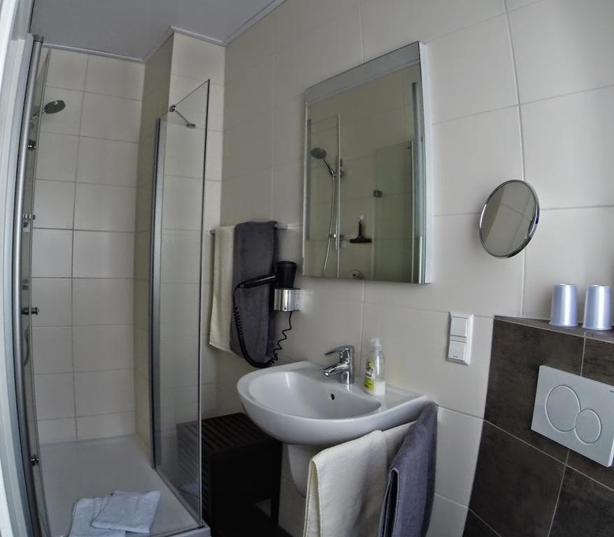 Ferienwohnungen Haus Am Wuerzlaysteig Lehmen Room photo