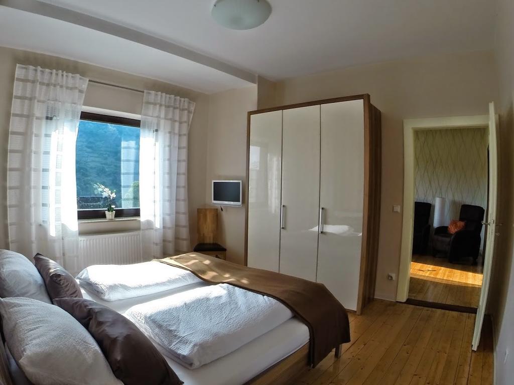 Ferienwohnungen Haus Am Wuerzlaysteig Lehmen Room photo