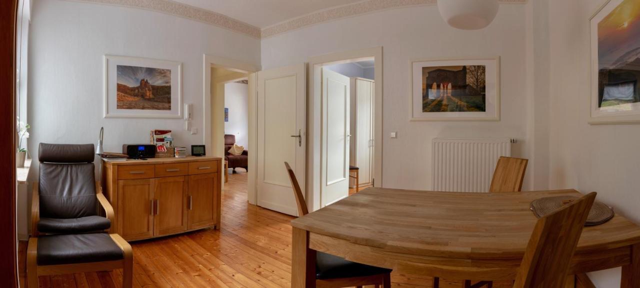 Ferienwohnungen Haus Am Wuerzlaysteig Lehmen Exterior photo